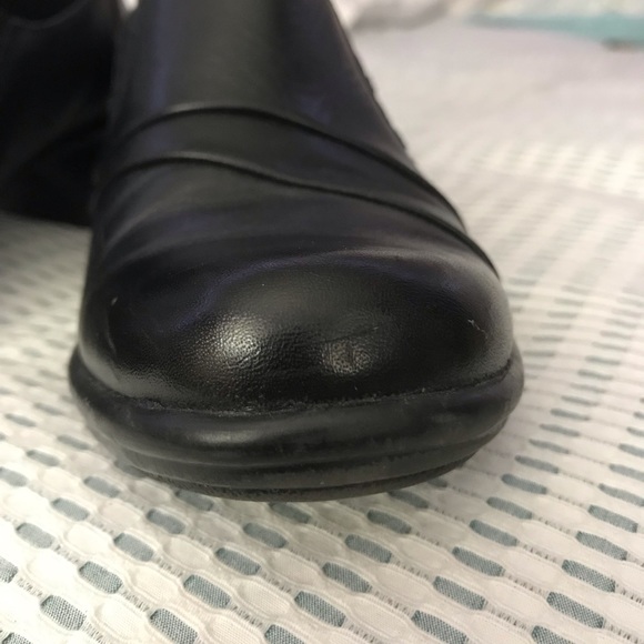 Black Clarks Bendables Slip-Ons - Picture 6 of 7